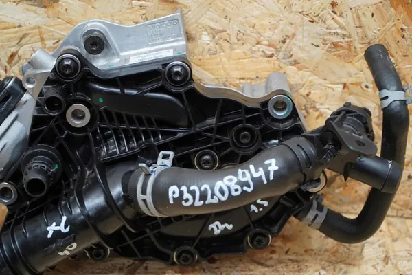 Vattenpump Termostat Hölje Volvo XC40 1.5 TB OEM 32208947 image 2