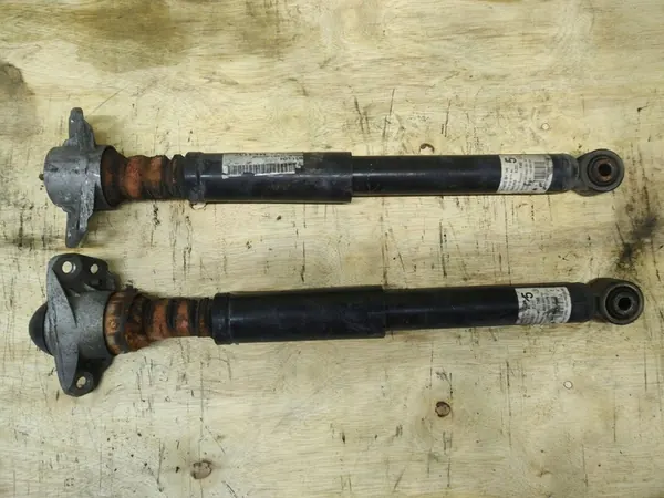 Ammortizzatore posteriore Volkswagen Touran 2013 1T0513029R image 2