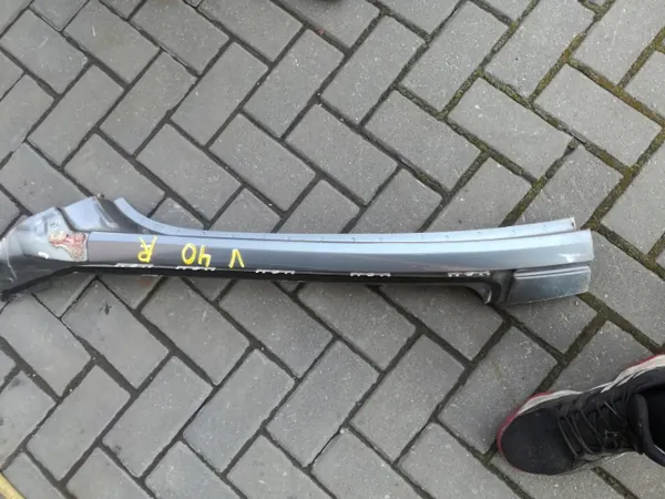 VOLVO V40 Fram Höger A-stolpe OEM - Begagnad image 2
