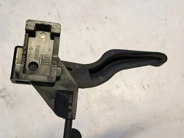 Poignée d'ouverture capot Saab 9-5 OEM 4855011 image 5