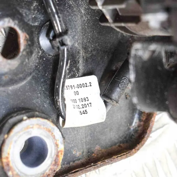 Volvo XC60 II Luftfjädringskompressor OEM 15150000713 image 10