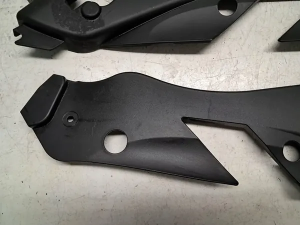 MERCEDES W204 07- Front Lamp Cover Left A2048261324 image 3