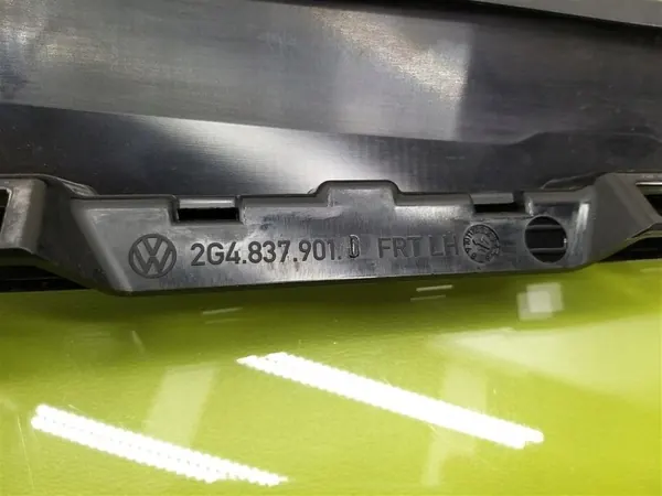 VW Dörrlist Vänster Fram OEM 2G4837901 Begagnad image 4