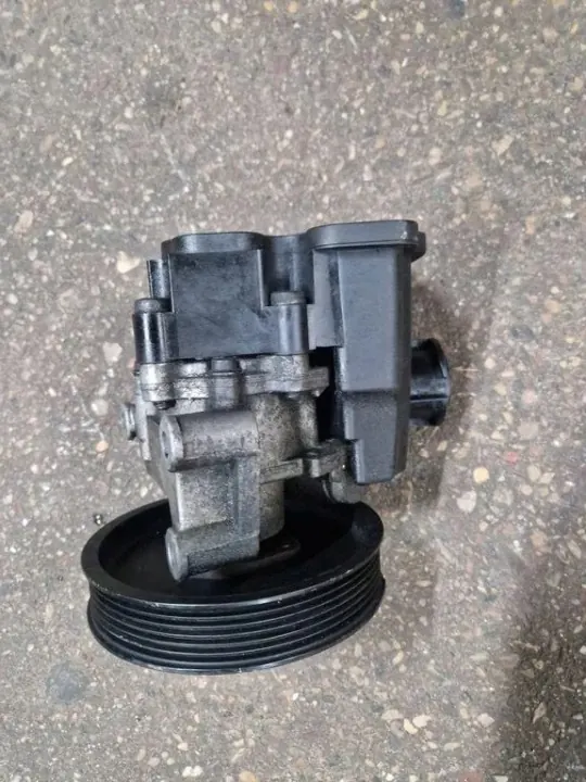 Pompe de direction assistée Mercedes-Benz OEM A6112300115 image 4