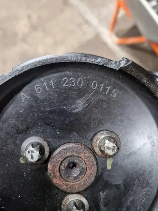Pompe de direction assistée Mercedes-Benz OEM A6112300115 image 5