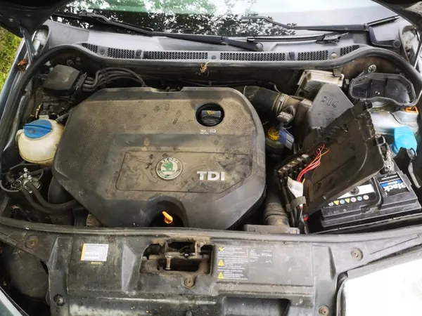 Pompe à huile OEM 06a115105b pour Skoda Fabia 1.9L image 7
