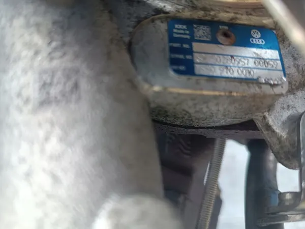 VW Crafter T6 Multivan Turbo 2.0BiTDI 03N145703G image 7