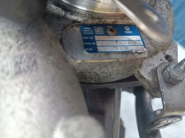 VW Crafter T6 Multivan Turbo 2.0BiTDI 03N145703G image 8