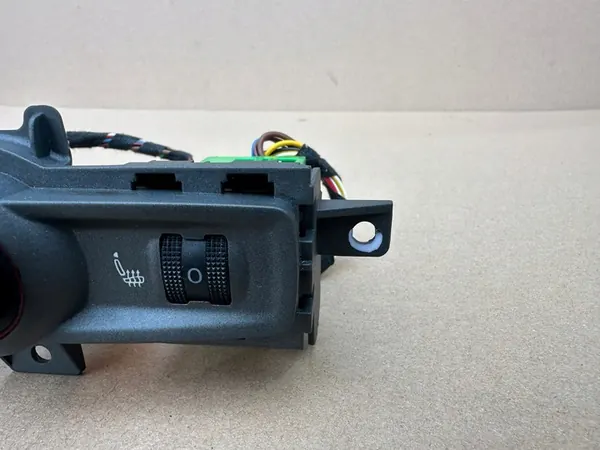 AUDI A6 C6 Zetelverwarmingsschakelaar 8E0963563 image 2