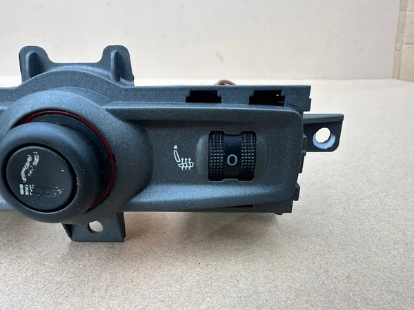 AUDI A6 C6 Zetelverwarmingsschakelaar 8E0963563 image 3