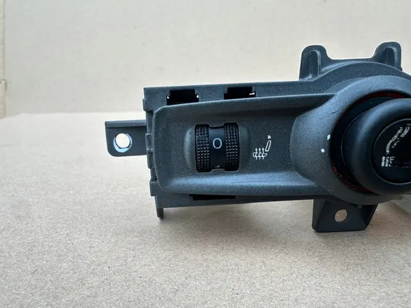 AUDI A6 C6 Zetelverwarmingsschakelaar 8E0963563 image 6