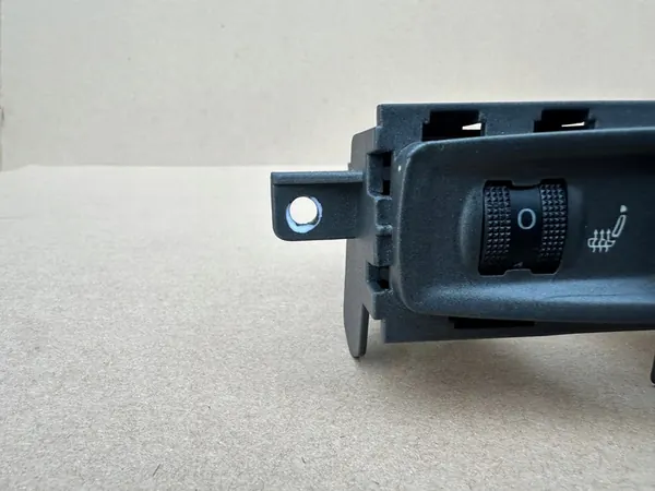 AUDI A6 C6 Zetelverwarmingsschakelaar 8E0963563 image 7