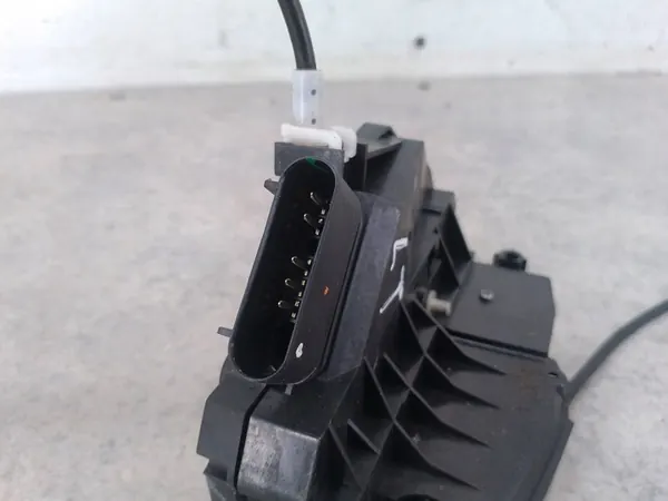 Linke Hintertürschloss Volvo V60 31301943 A046465 image 10