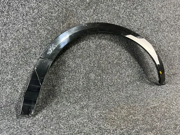 Audi Q6 e-tron etulokasuoja OEM 85H853817G image 3