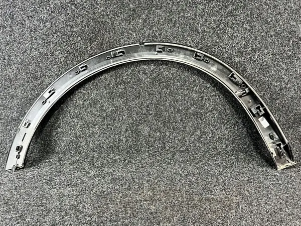 Audi Q6 e-tron etulokasuoja OEM 85H853817G image 4