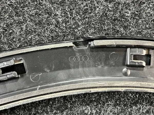 Audi Q6 e-tron etulokasuoja OEM 85H853817G image 7
