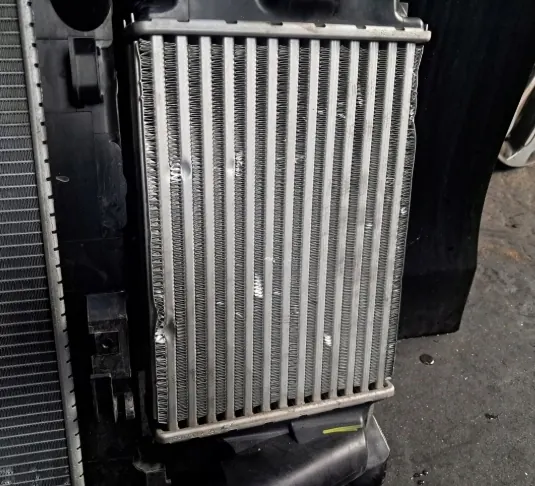 Kylare & AC Kondensor Set OEM 214105FA0B Nissan Micra image 5