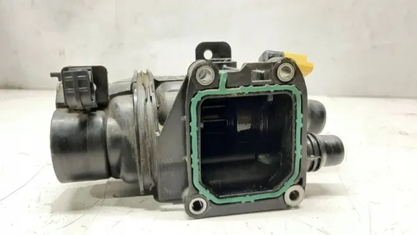 Termostaatin Kotelo OEM 9807198480 Opel Crossland X:lle image 4