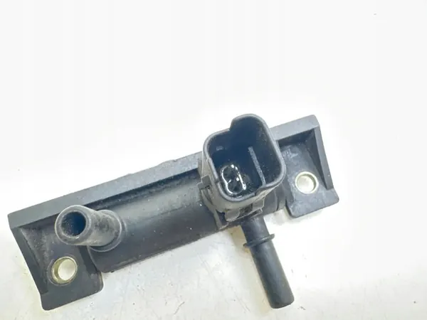Capteur de pression de carburant PEUGEOT 607 2.2L diesel image 2