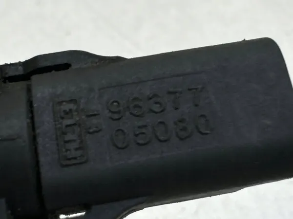 Capteur de pression de carburant PEUGEOT 607 2.2L diesel image 4