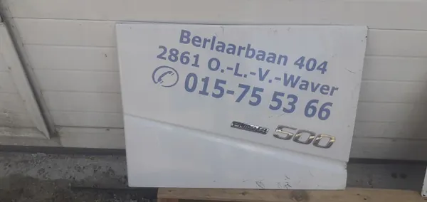 Volvo FH Varastotilankansi OEM 81416140109 image 2