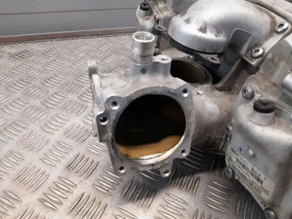Suporte compressor suspensão OEM 06E145601AG image 4