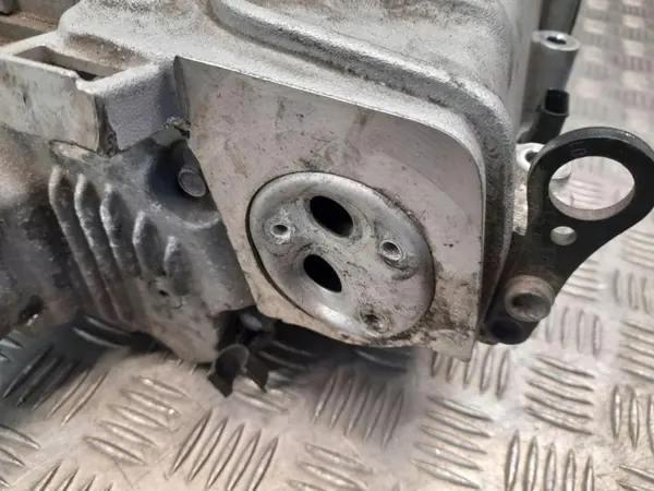 Suporte compressor suspensão OEM 06E145601AG image 9