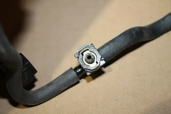 Mangueras de desborde Volvo OEM 31452337, 31452374 image 7