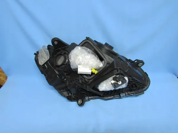 Linker koplamp W205 Full LED A2059061506 image 10