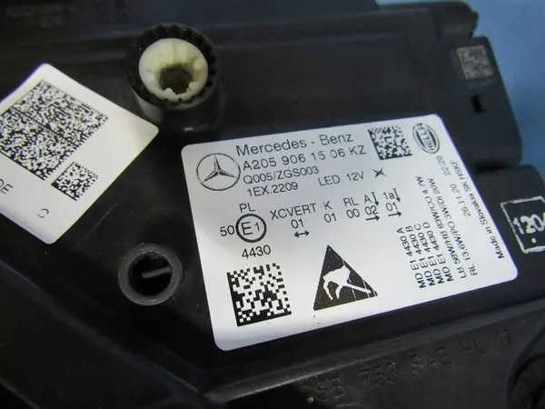 Linker koplamp W205 Full LED A2059061506 image 8