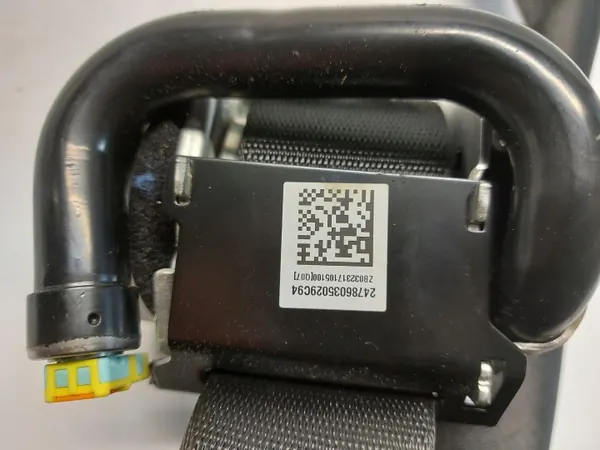 Cinto de segurança Mercedes EQA 250+ W243 esquerdo traseiro OEM image 3
