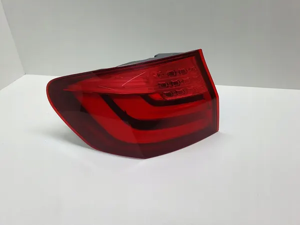 BMW 5 F10 F11 2012 Luz trasera izquierda OEM image 5