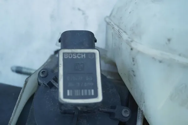 Rembekrachtiger Pomp Mercedes W211 0004300312 image 3