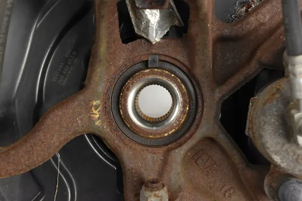 Mozzo sterzo anteriore sinistro Skoda Scala 2020 2Q0407255M image 7