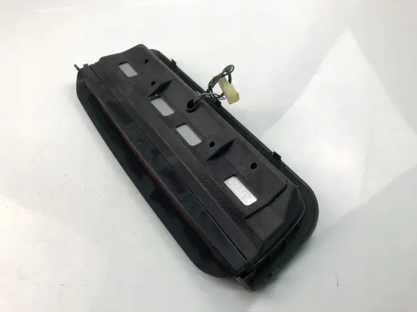 Feu Stop Mitsubishi OEM 34955042 pour Space Wagon image 4