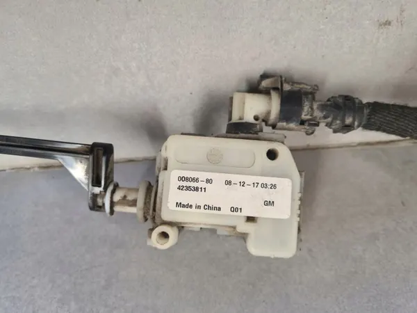 Brandstofklepactuator OEM 42353811 voor Astra IV J Sedan image 4
