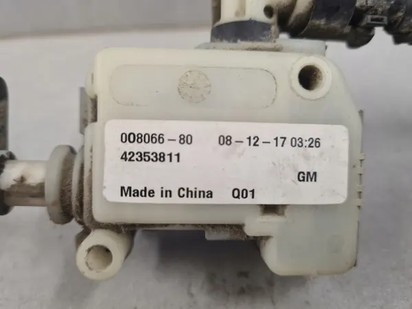 Brandstofklepactuator OEM 42353811 voor Astra IV J Sedan image 6