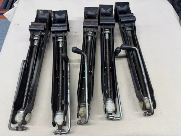 Macaco VW Transporter T4 OEM 7D0011031 - Usado image 5
