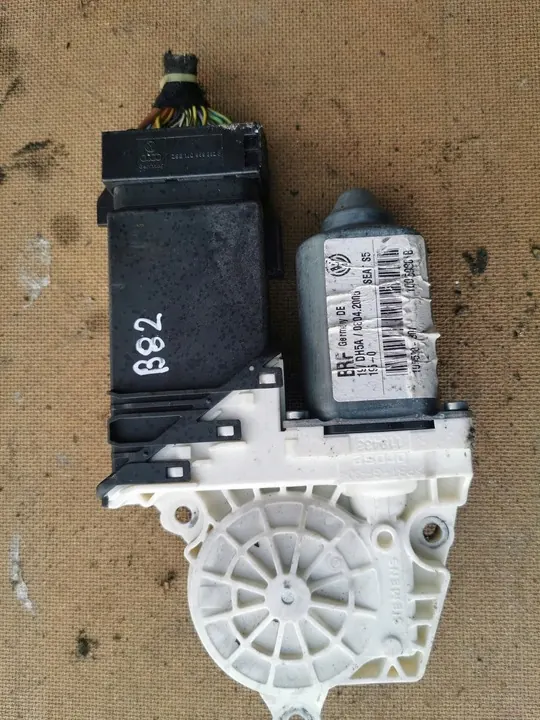 Vasemman etuikkunan moottori Seat 1C0959801B image 2