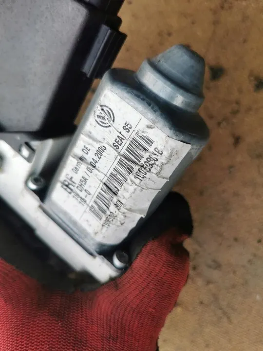 Vasemman etuikkunan moottori Seat 1C0959801B image 4