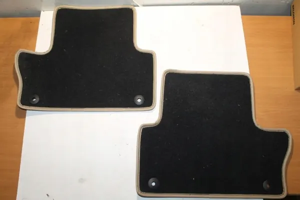 Tapis Volvo XC60 2010 d'occasion OEM 292435 image 2