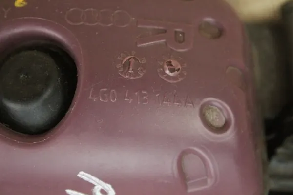 Jousituskiinnike OEM 4G0413144A Oikea Etu image 6