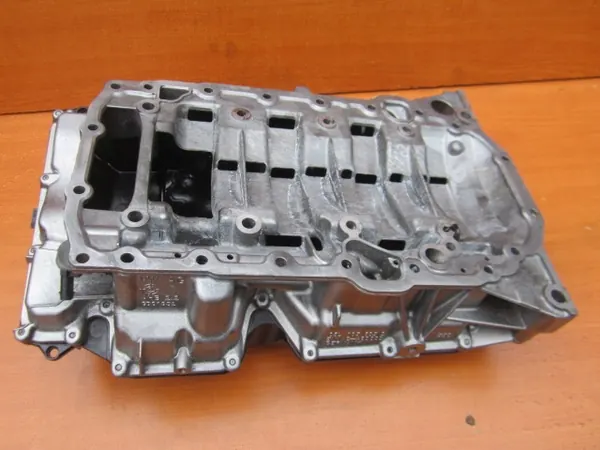 Oljetank med sensor för Audi A6 C8 A4 B9 A5 Q5 II 2.0 TDI image 3