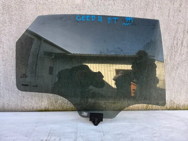 Kia Ceed III 18-24 HB rechte Heckseitenscheibe getönt OEM image 2