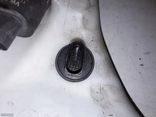 AUDI Q7 4L Pesunesteen säiliö 4L0955463 image 4