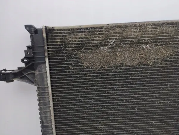 Radiateur d'eau Volvo XC90 2005 OEM AMD134878 image 10