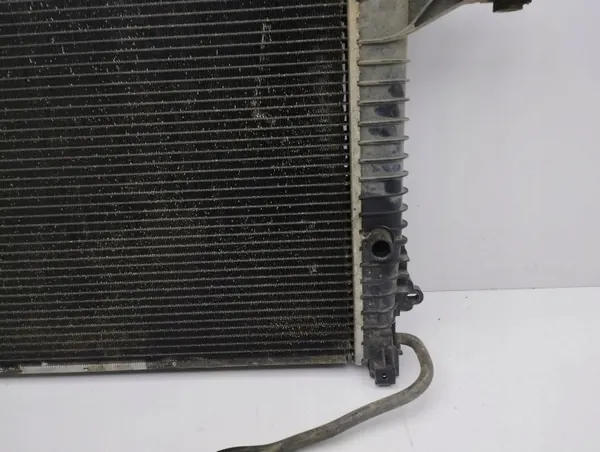 Radiateur d'eau Volvo XC90 2005 OEM AMD134878 image 6