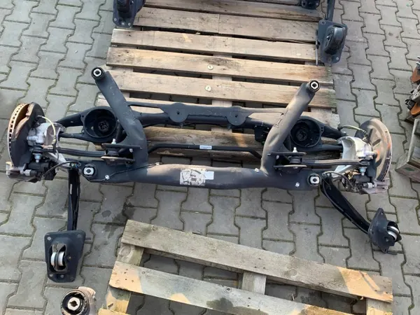 AUDI Q3 83A Hinterachsfederung Kit - OEM Gebraucht image 2