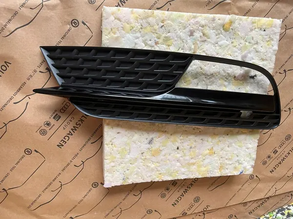 Grille de pare-chocs avant gauche AUDI A5 8T OEM 8T0807681H image 2