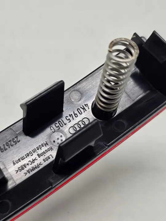 AUDI A6 C8 Riflettore Paraurti Posteriore 4K0945105G image 3